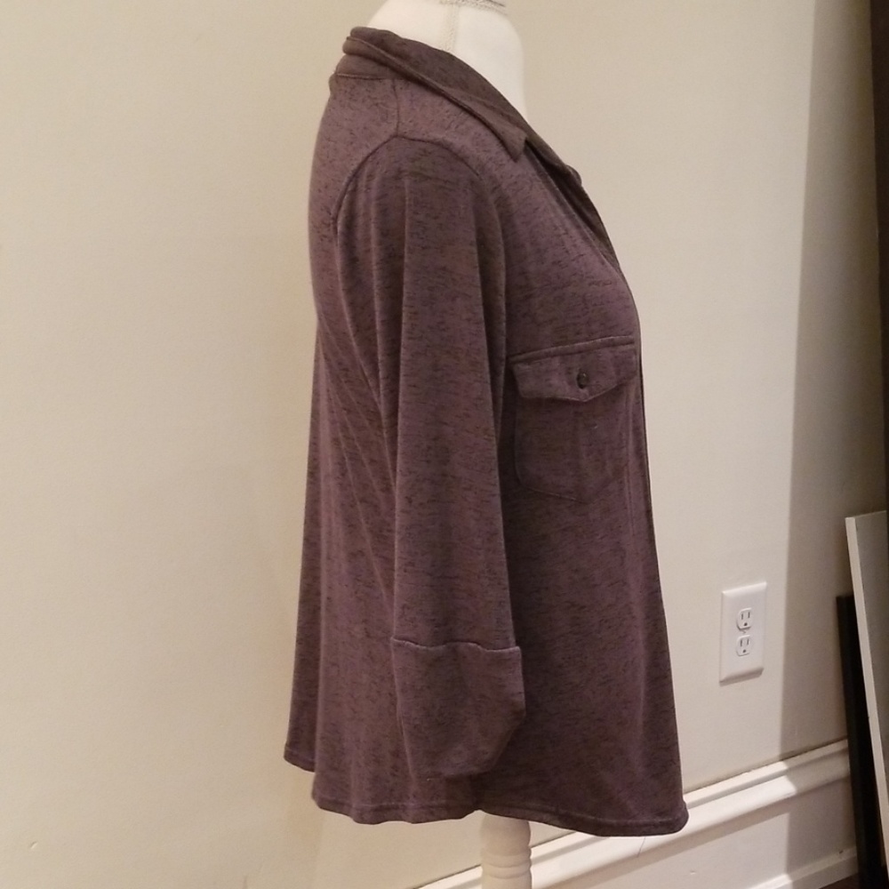 Gray top - Picture 2 of 4